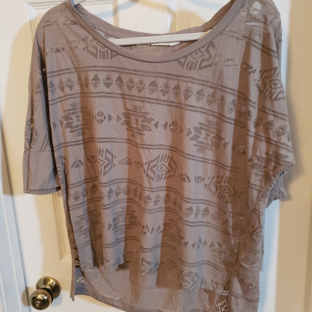 Gently Worn Beige Old Navy Crop Top with Sheer Pattern Size Large